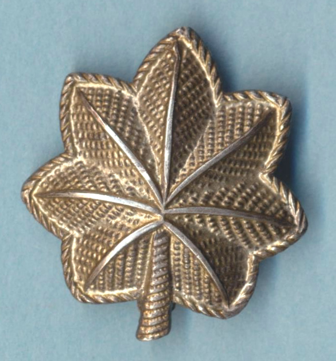 Vintage Sterling WWII Major Oak Leaf Pin   8 Grams  