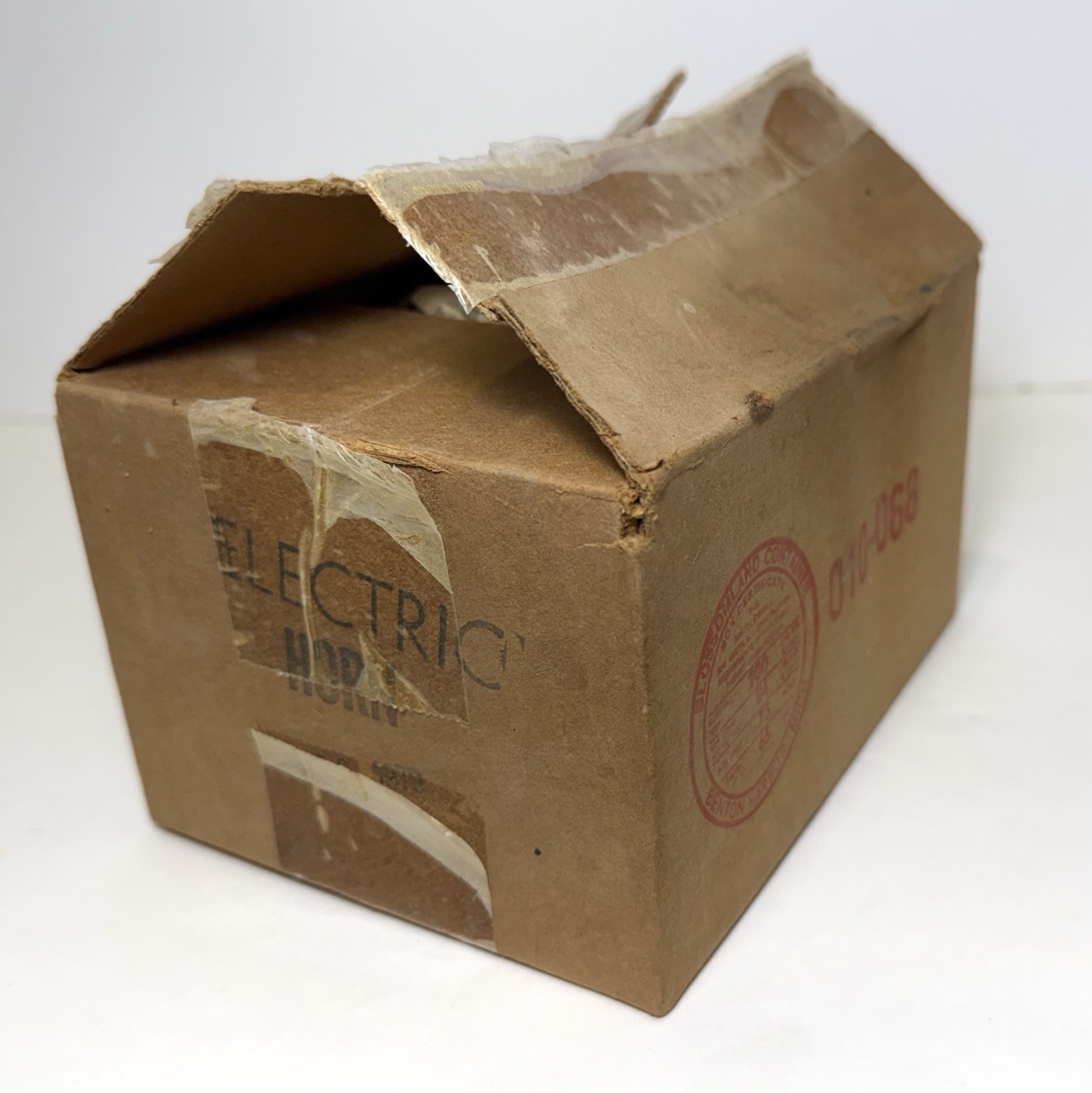 RARE 1979 CARL HEALD ELECTRIC HORN KIT – 900-131 – NOS/UNUSED