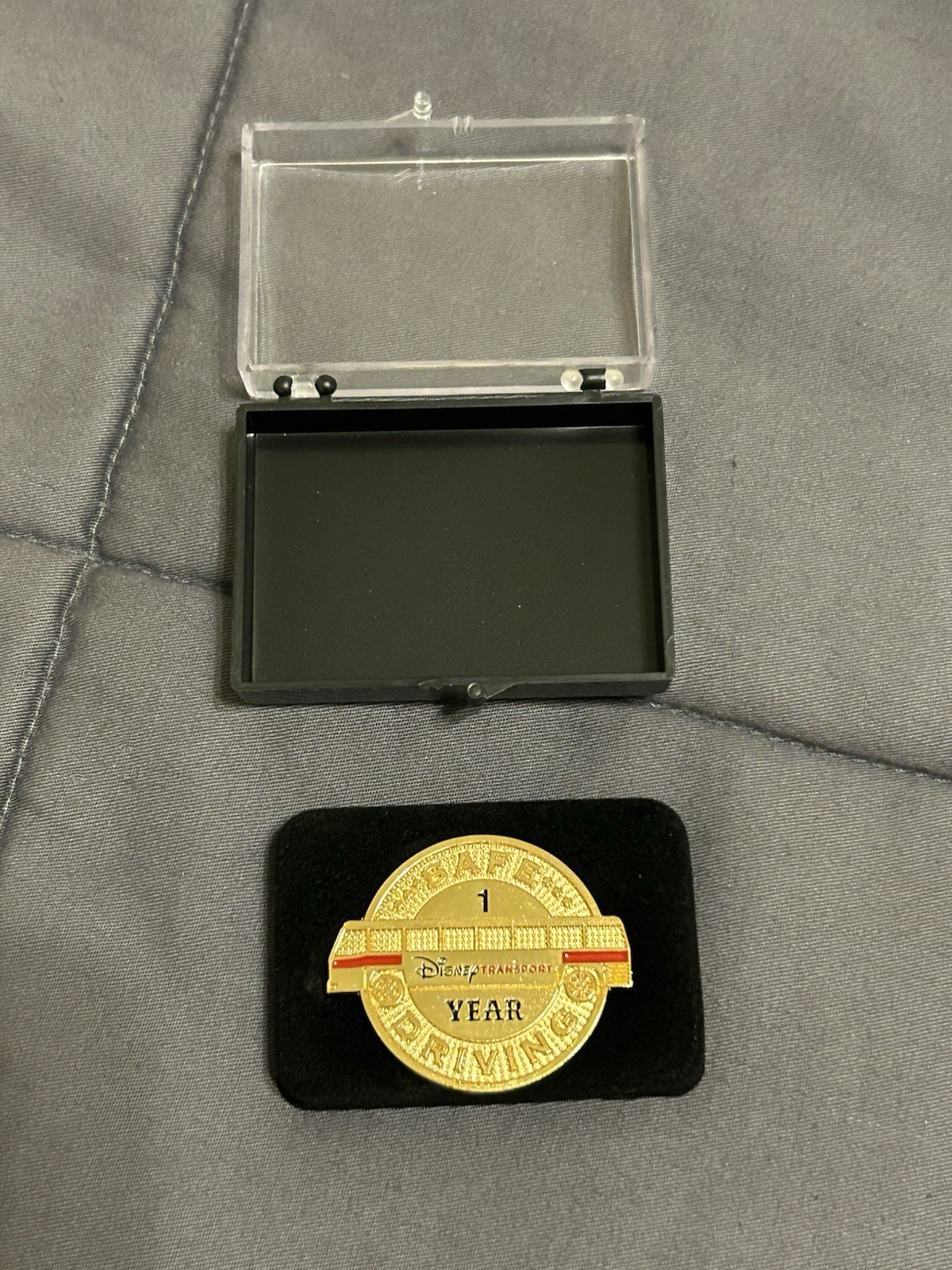 RARE HTF - Walt Disney WDW Cast Member Service Award - 1 Year Safe Driving Pin
