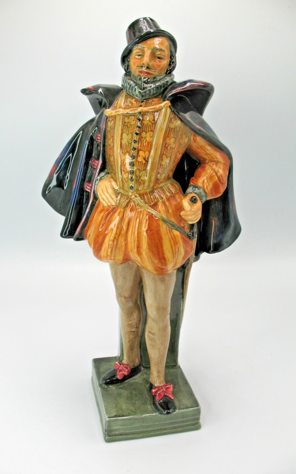 Royal Doulton Figurine Sir Walter Raleigh HN 2015 NICE (1948-1955) 11-1/2\