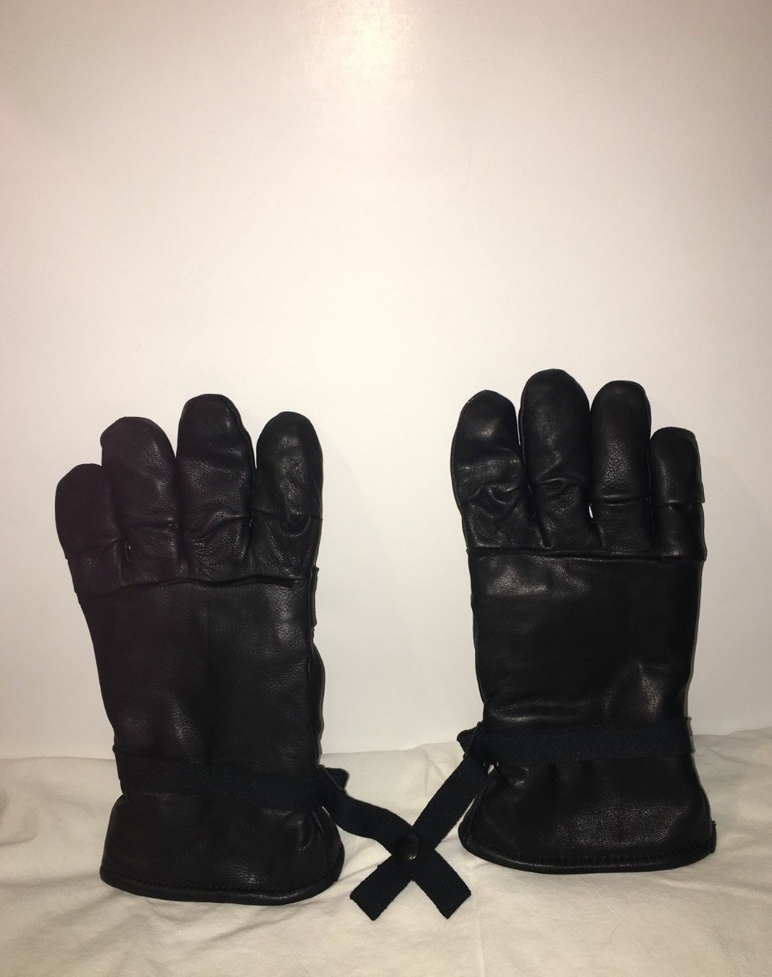 MILITARY BLACK LEATHER GLOVES 1 PAIR, SIZE:2 SMALL MEN AND WOMEN