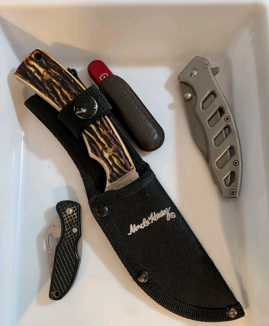 Vintage Mixed Knife Lot - 4 Schrade Uncle Henry Victorinox Maxam Gordon Folding