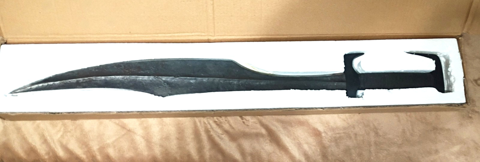 300 Movie Spartan King Leonidas Sword - 33 inches - very sharp