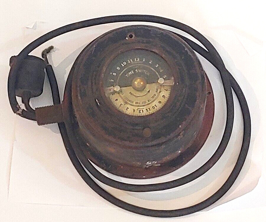 L R Teeple Co Portland Oregan Light Post Timer