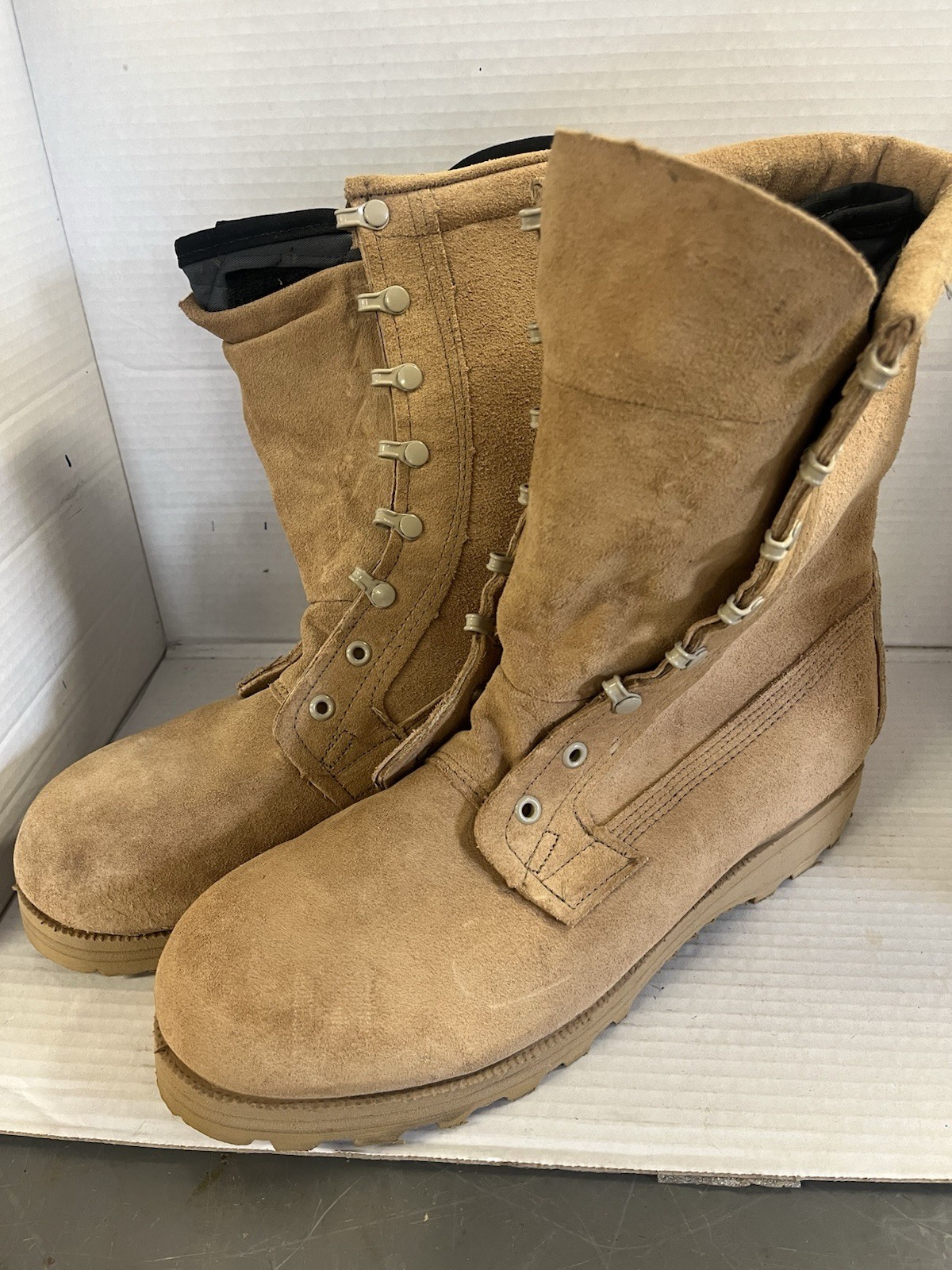 New GI, Belleville Infantry Combat Boots with Gortex -ICWT SIZE 11.5R With Liner