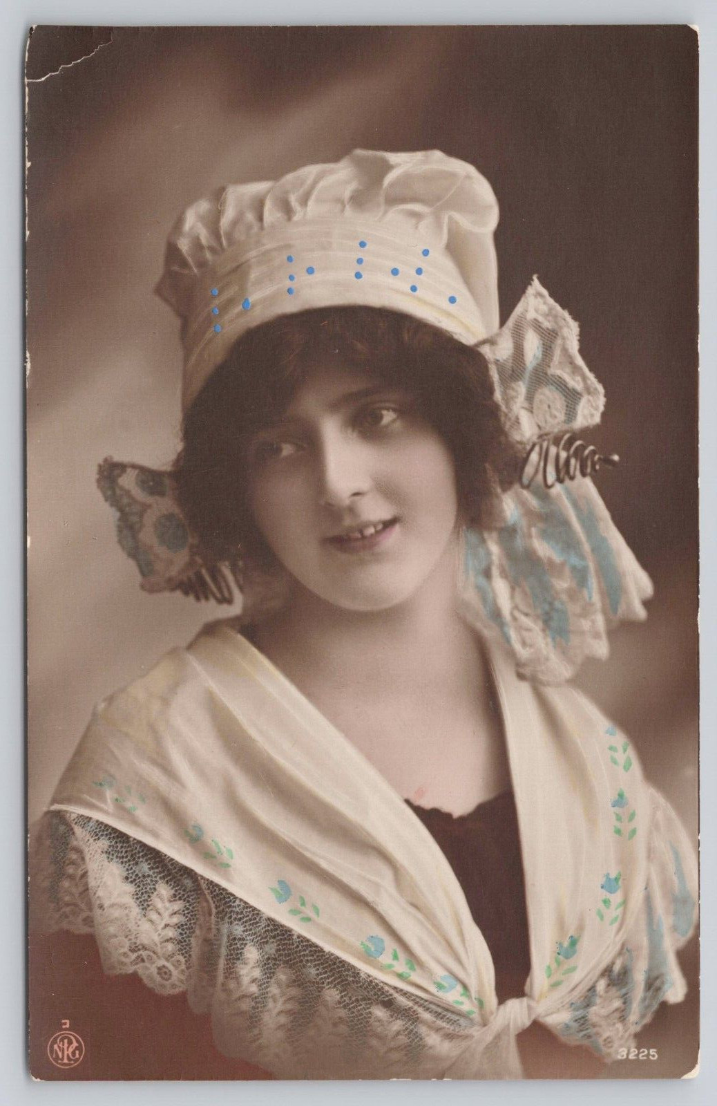 Atq Post Card Beautiful Women Studio Photo Hand Colored Printed Germany L5