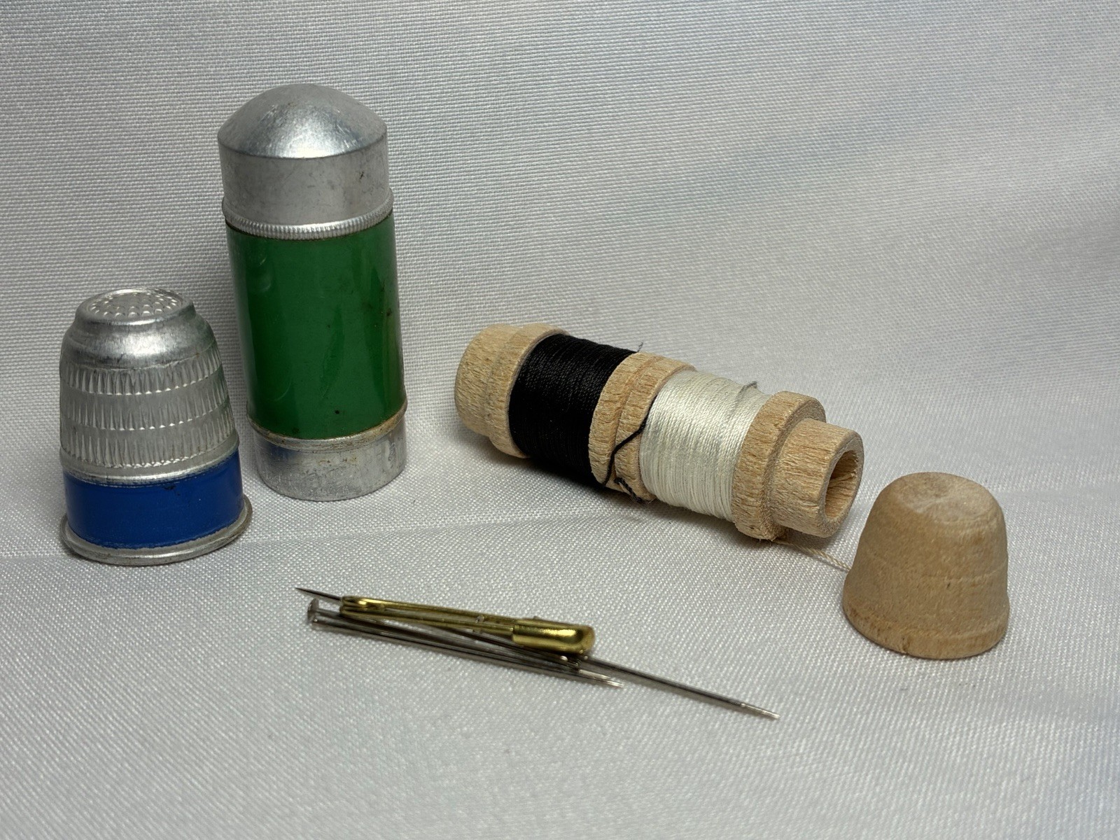 Vintage 1930s Bullet Travel Sewing Kit Capsule Pat 2084780 Thimble Complete