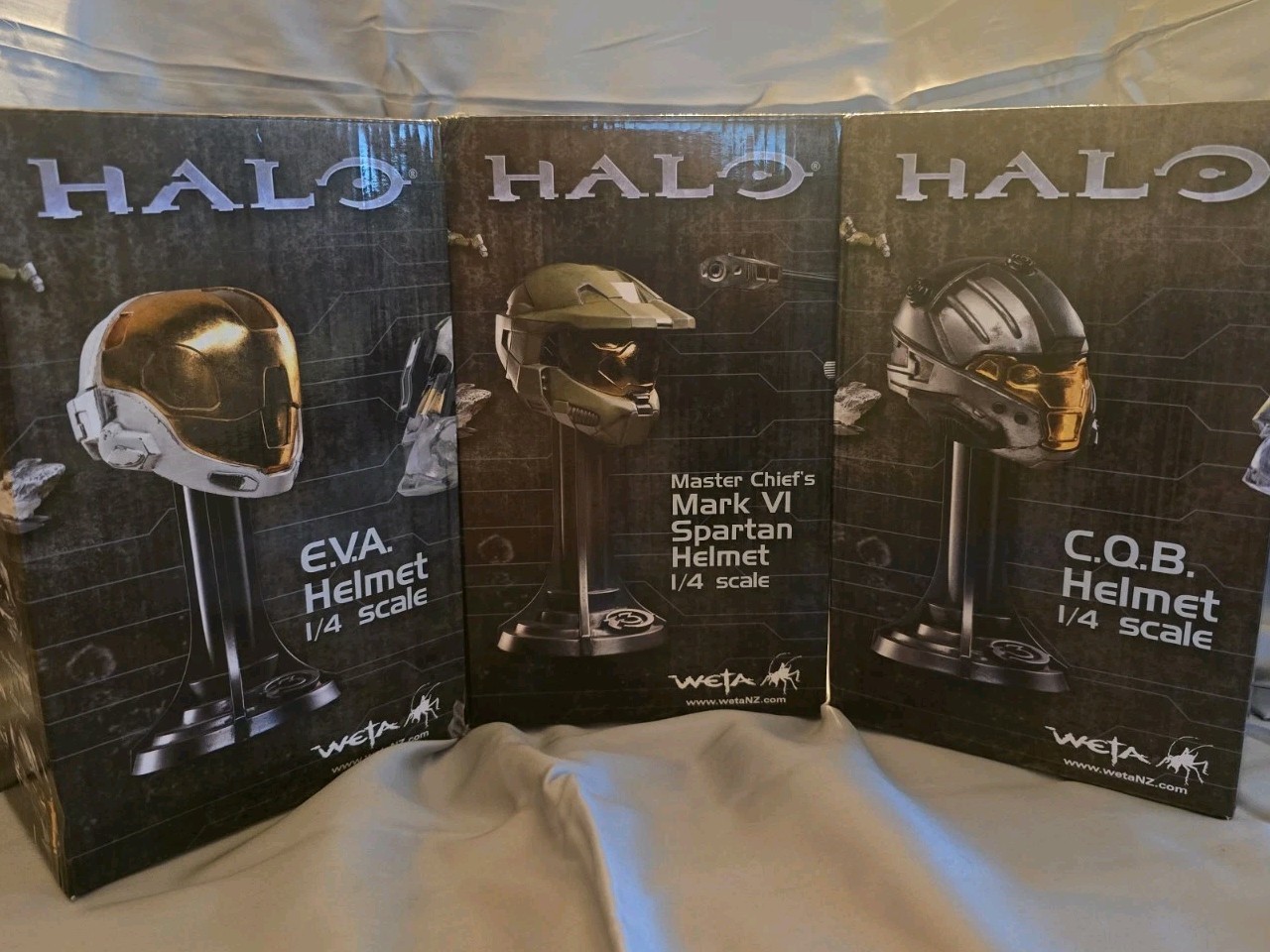 Weta Halo 1:4 Helmet Figurine Set EVA, C.Q.B., Master Chief Mark VI Metal