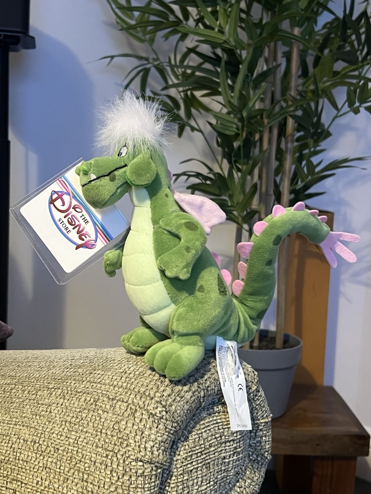 Disney Store Pete\'s Dragon Elliott 8\