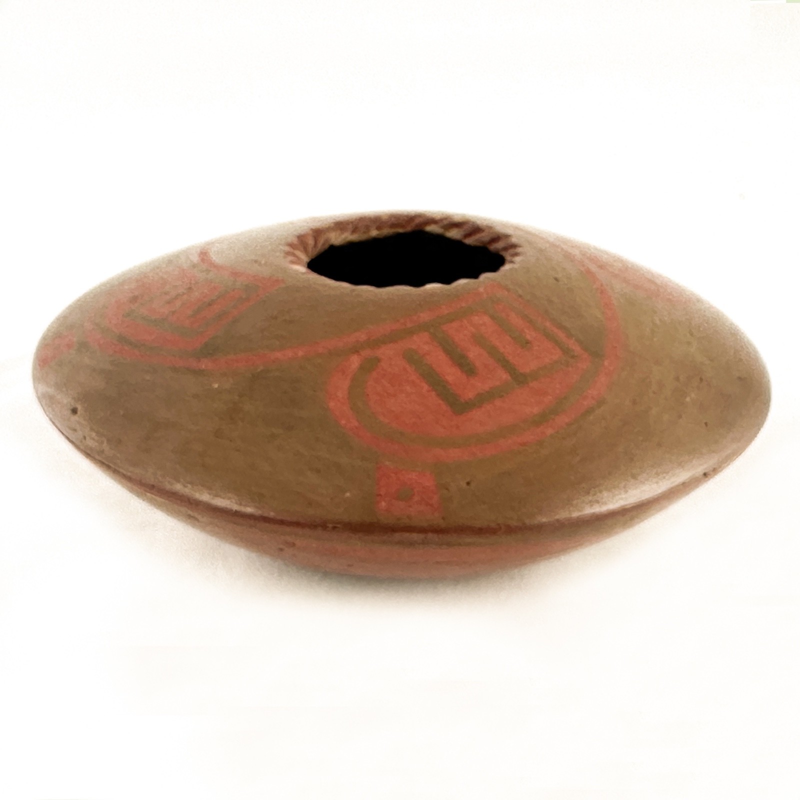 MATA ORTIZ Pottery, Reynaldo Quezada, Master Potter — Clay Olla Flying Saucer