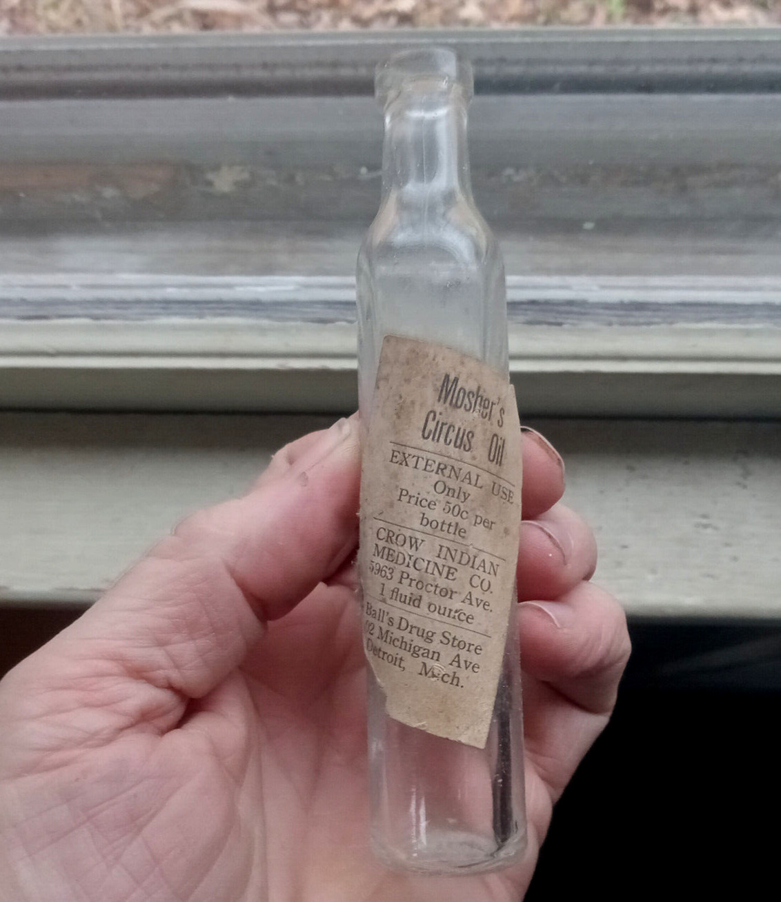 MOSHER\'S CIRCUS OIL CROW INDIAN MEDICINE CO DETROIT RARE 1920s LABELED BOTTLE