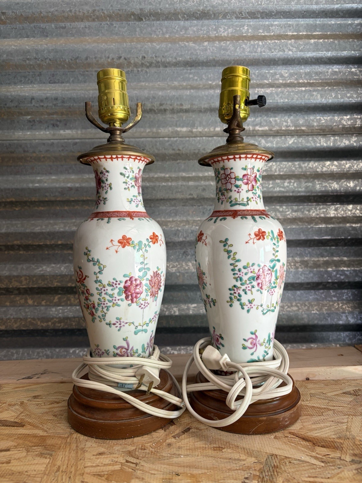 Pair of 2 Chinoiserie Chinese Porcelain  Vase Table Lamps Vintage 15”