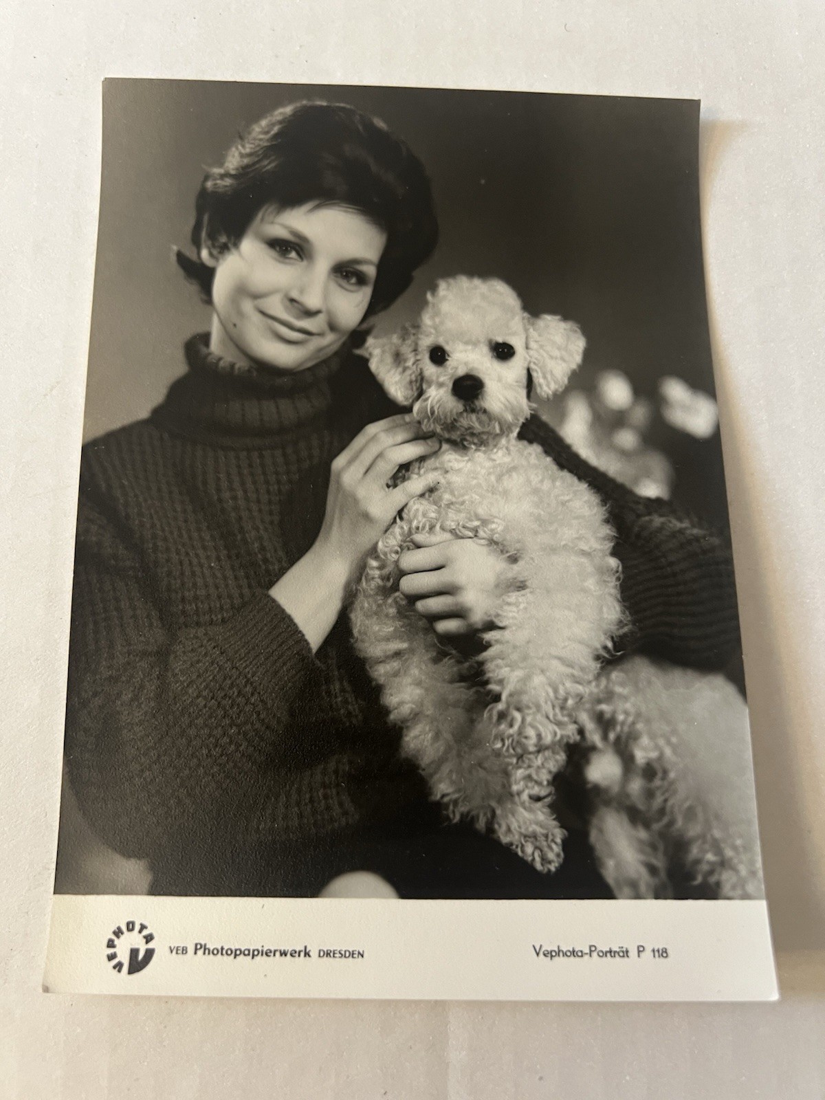 Vintage 1960s East Germany Photo Card Vephota Porträt P 118 Woman Poodle Dog