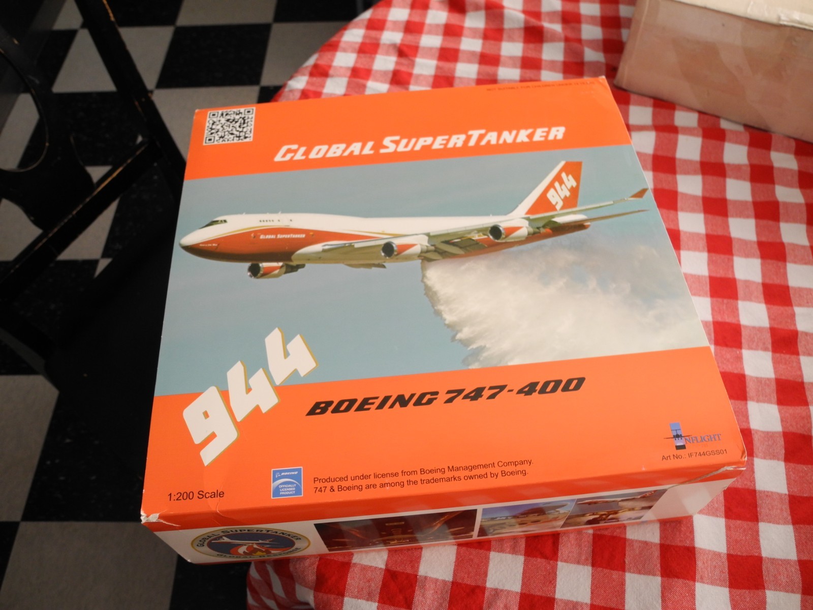 Extremely RARE Inflight 200 Boeing 747 SuperTanker, 1:200, Very Rare, NEW