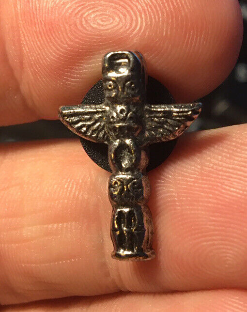 Totem Pole Pin silver color vintage used native American indigenous hat lapel 