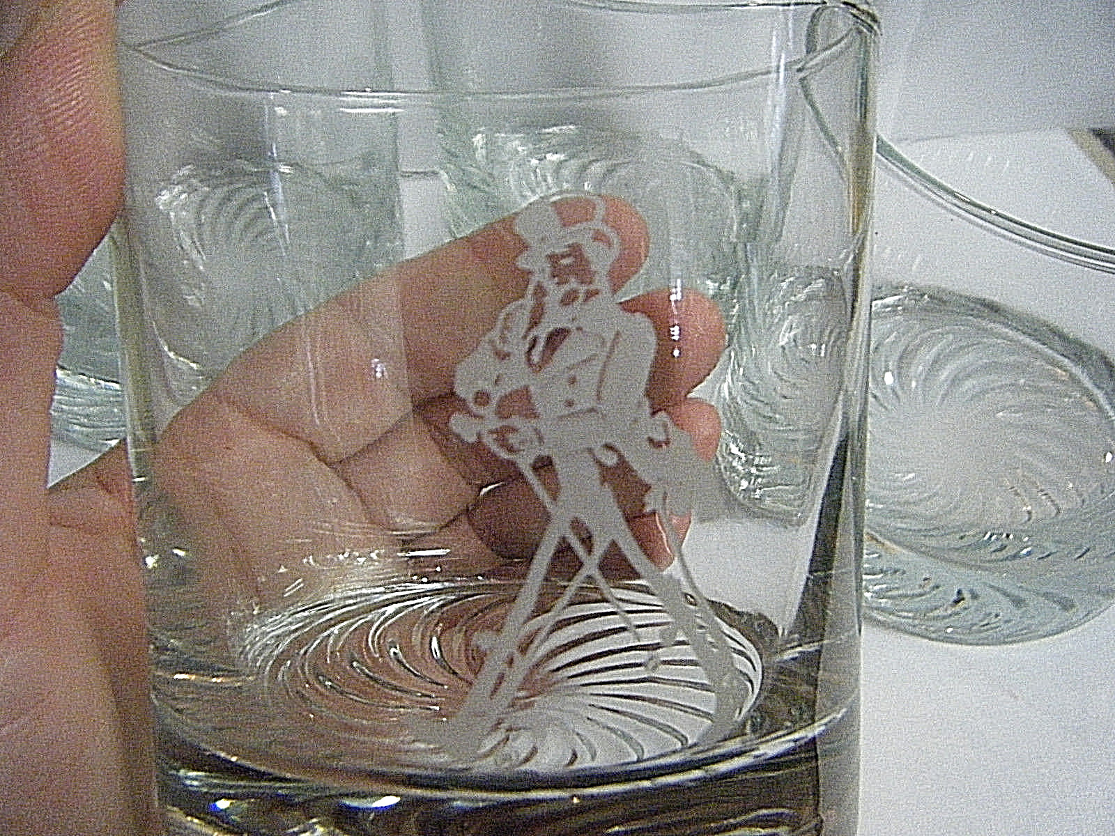 Lot 4 Vintage Etched Johnnie Walker Whiskey Bar Glass Tumblers Optic Bottoms