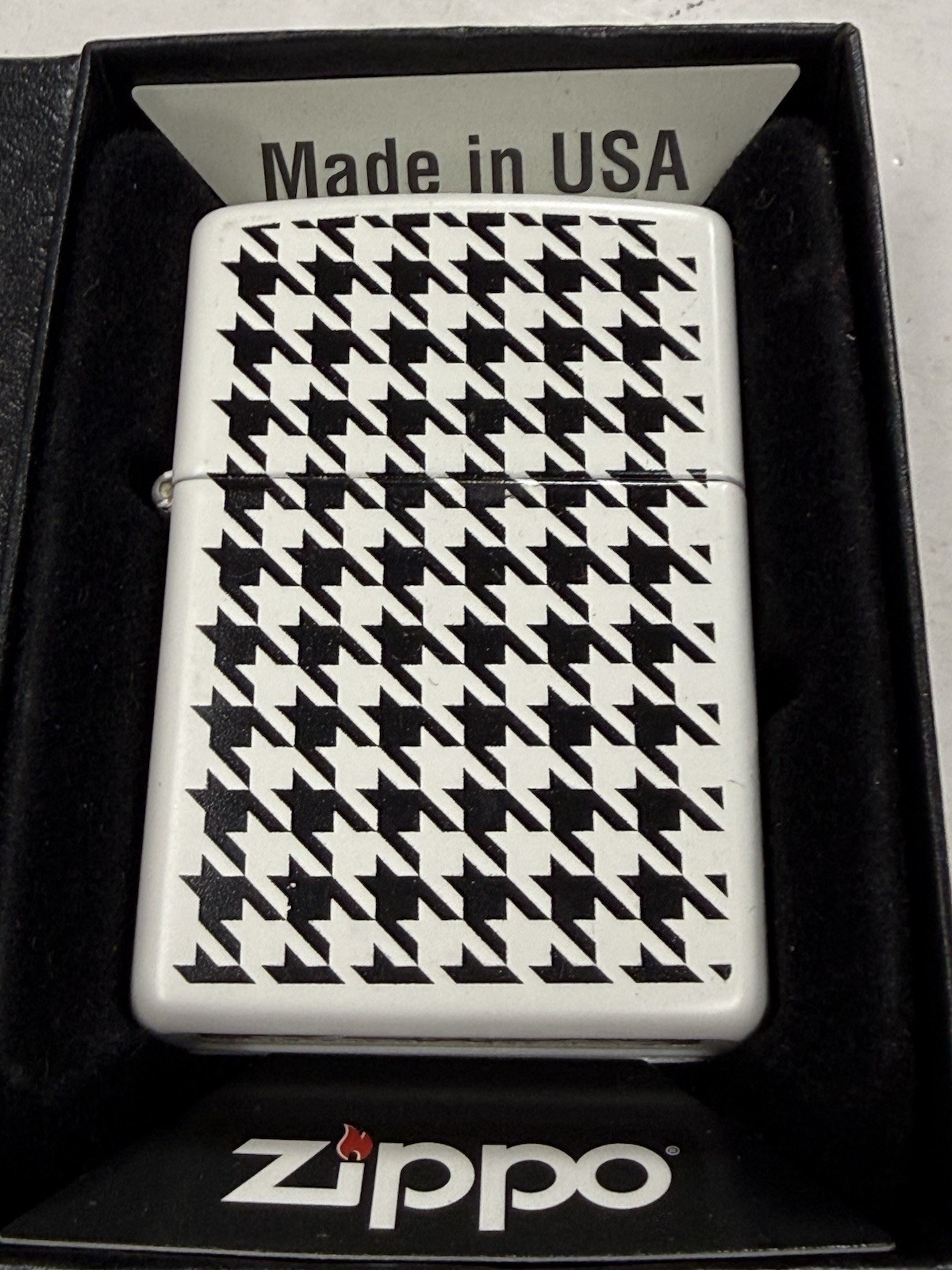 ZIPPO 2010 HOUNDS TOOTH WHITE MATTE  LIGHTER SEALED IN BOX H160