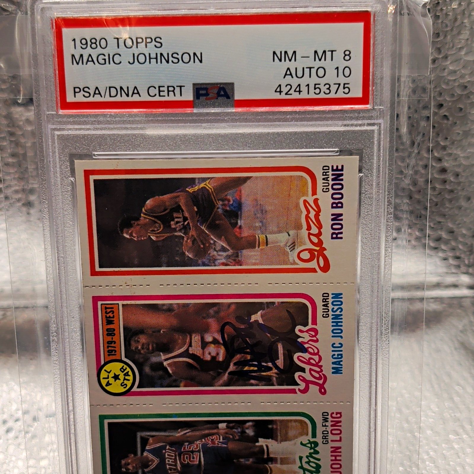 Topps 1980 Topps Magic Johnson Hard Signed Auto PSA/DNA 42415375 NM-MT 8