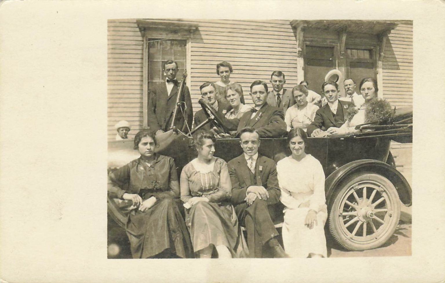 Rppc Vintage Family Portrait Photo Postcard Early 1900s Antique Car Fashion