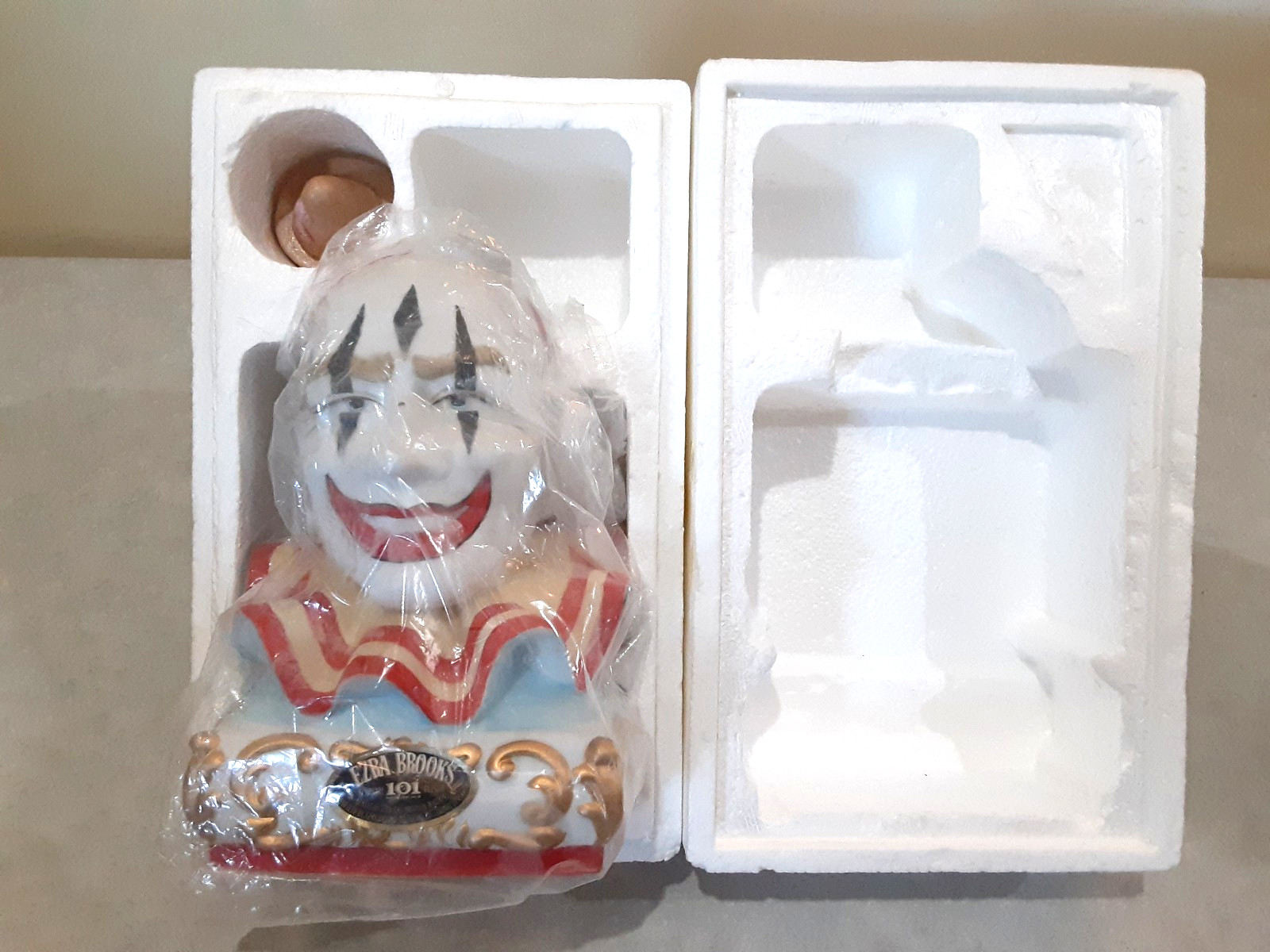 Vintage  Ezra Brooks NO 3 Pagliacci Clown Decanter Liquor in Original packaging