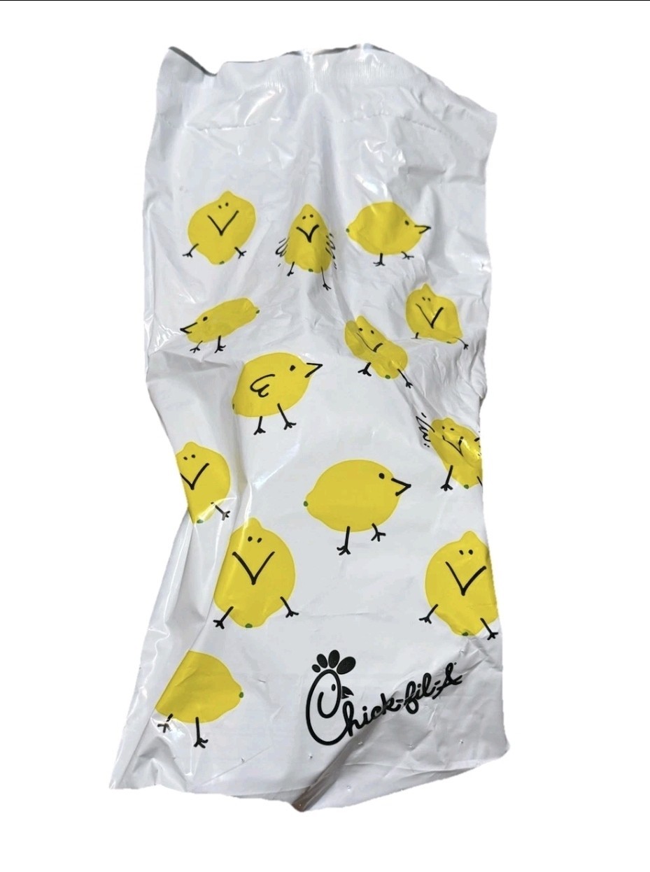 *NEW SEALED* 3rd Chick Fil A Mystery Cup Yellow Chicks Design -Gold Cup Chance
