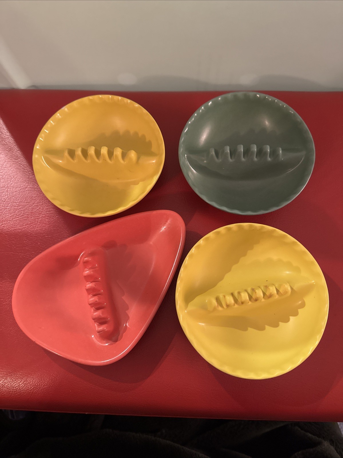Lot of 4 Vintage Anholt Melamine Ashtrays 2 Yellow 1 Green 1 Orange