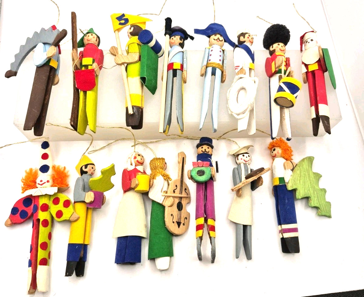 Vintage DIY Clothes Pin People Ornaments Set Arrow Craft Kit 1976 15pcs See Note