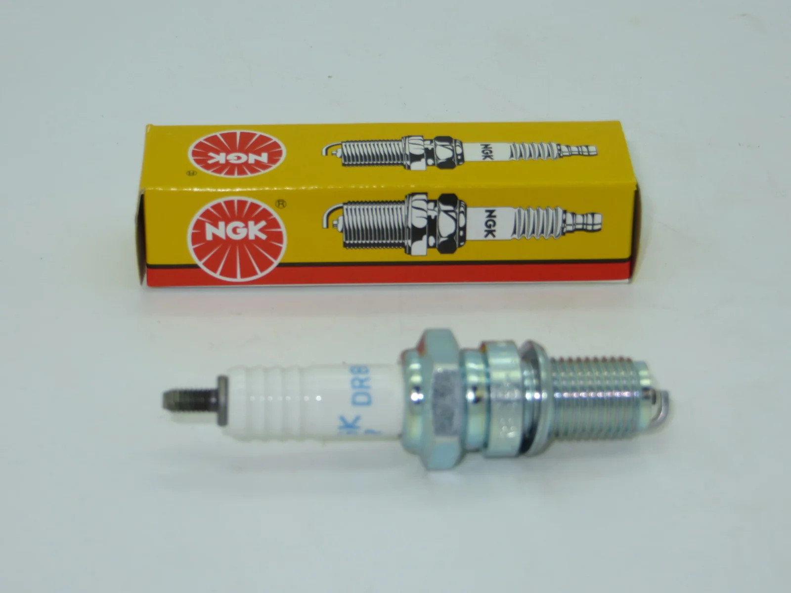NGK Spark Plug DR8ES-L X1