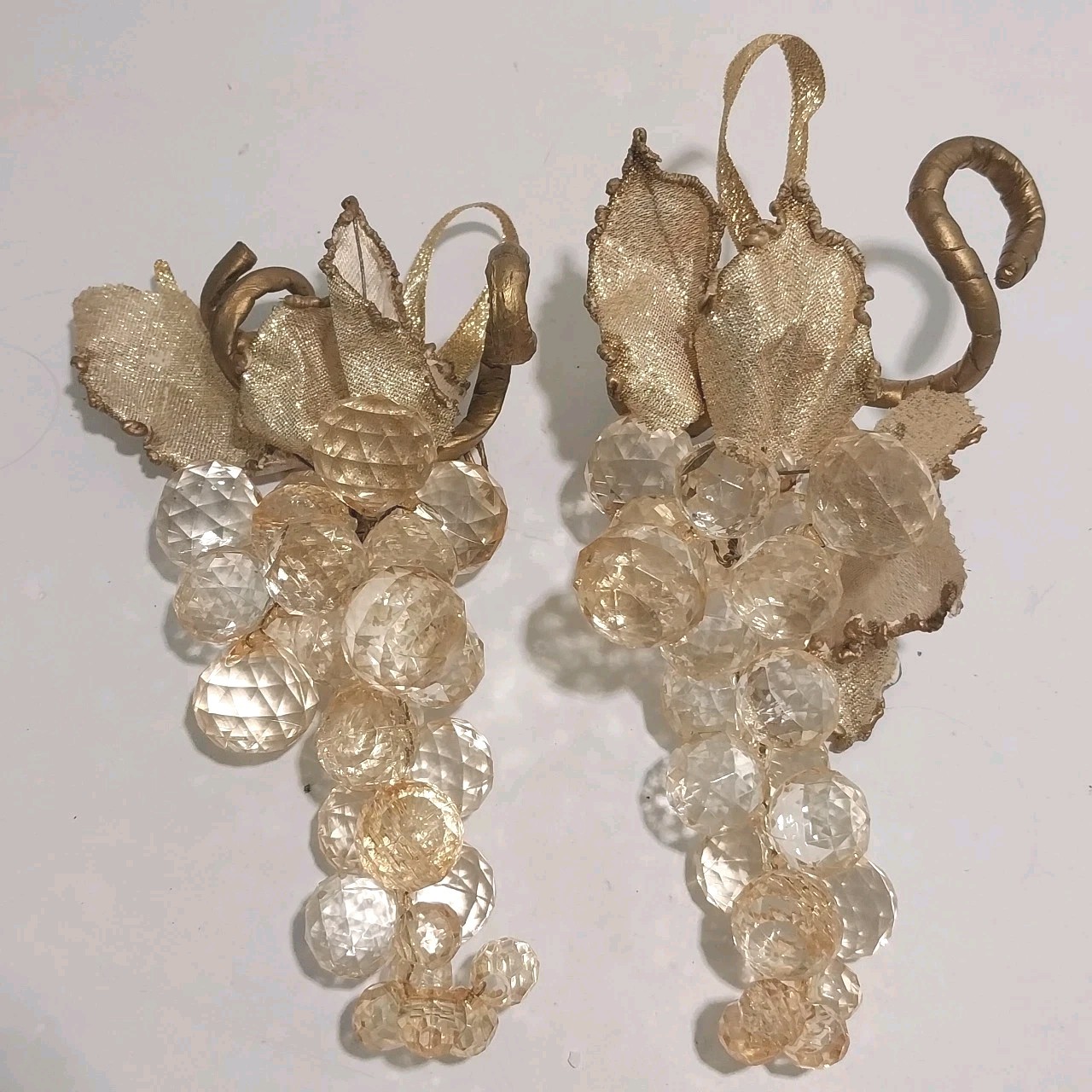 Vintage Set 2 Lucite Grape Clusters Faceted & Gold Leaves 7\