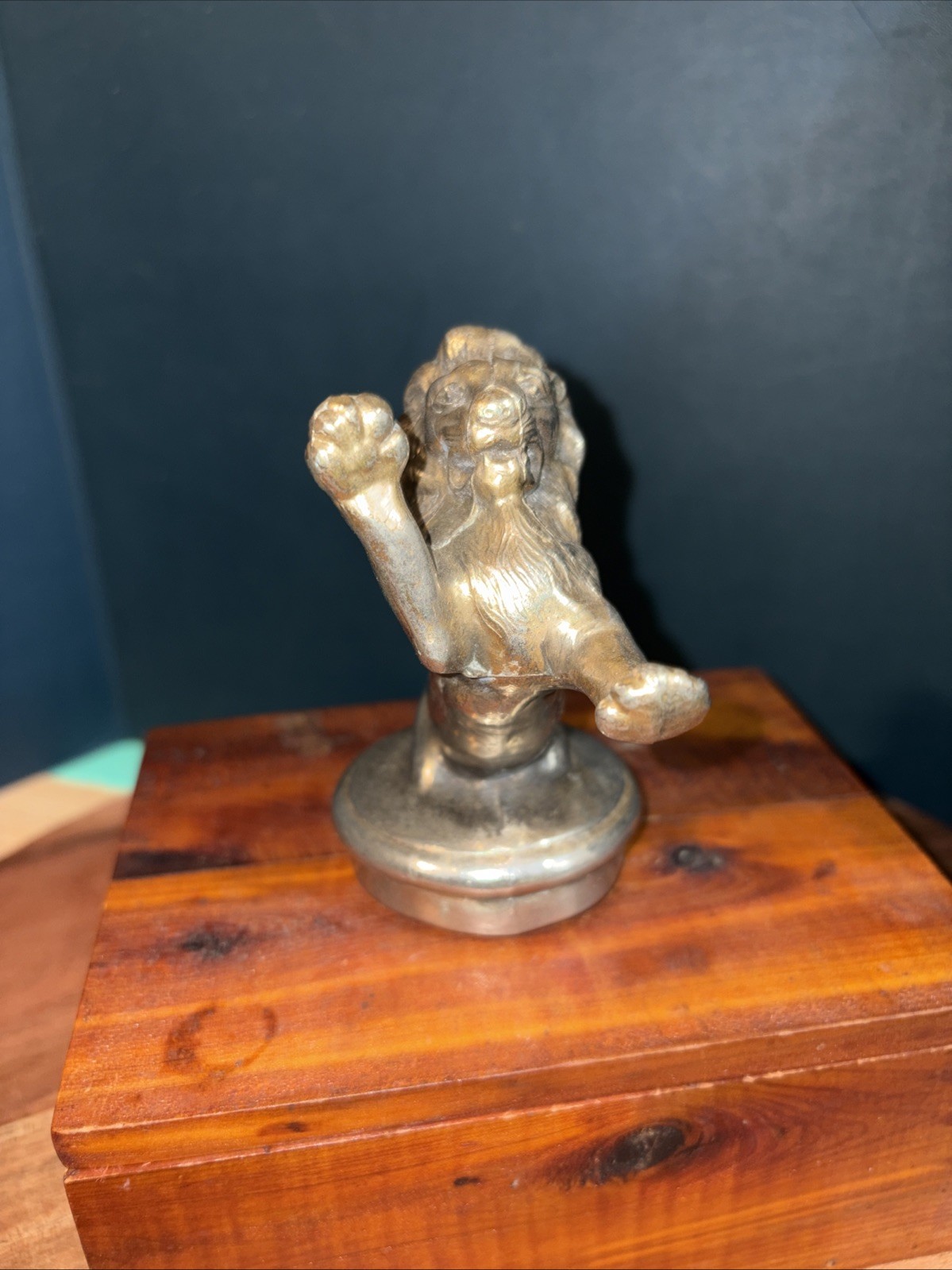 Vtg Franklin Aura Vincit Roaring Lion Original Mascot Radiator Ornament On Wood