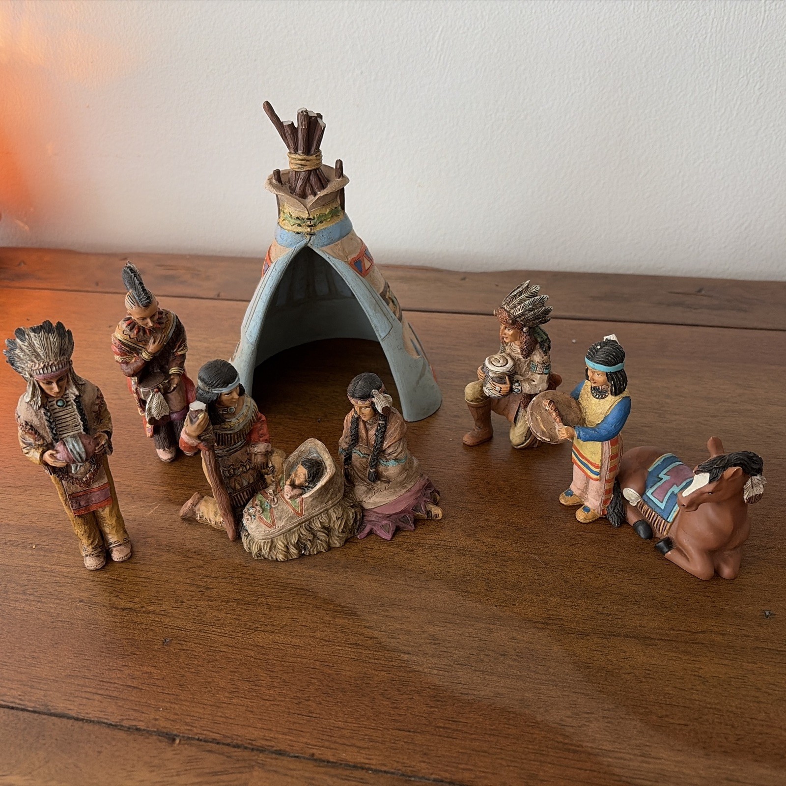 Collectible Native American Nativity Set 6 Pieces Includes T-Pee WMG 2010