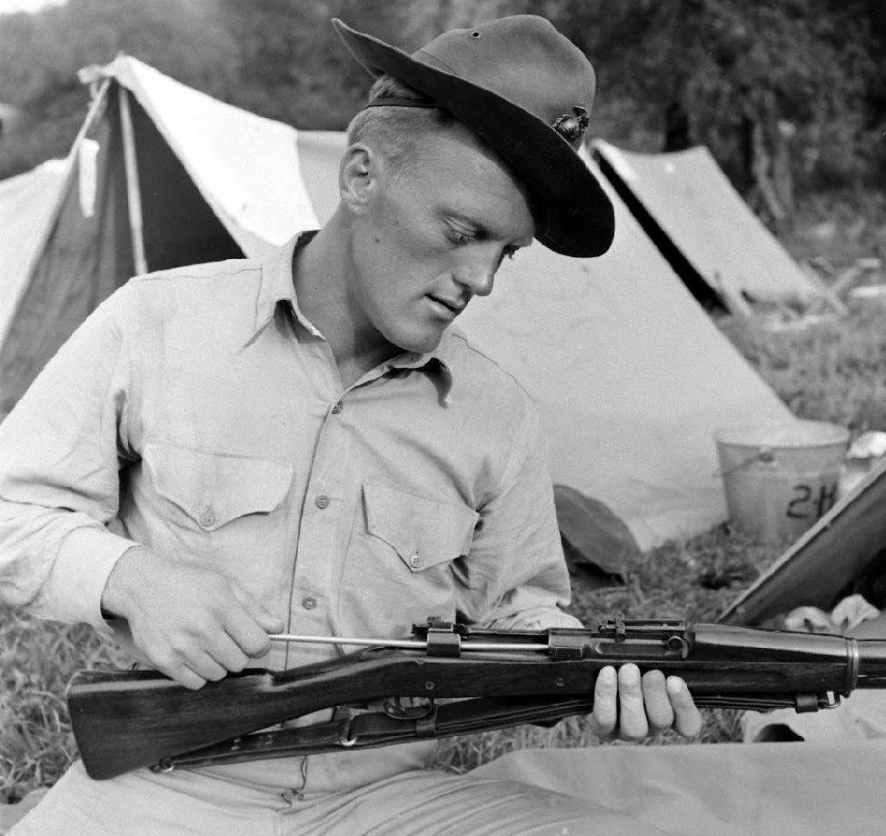 WW2  Photo WWII US Marine Rifle Cleaning 1903 USMC 1941  World War Two / 1623