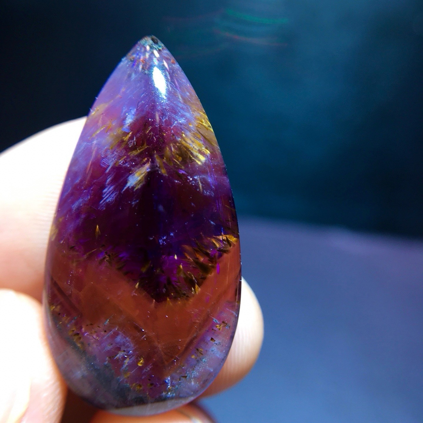 Natural Aurora 23 Aurora Purple Titanium Drip Pendant