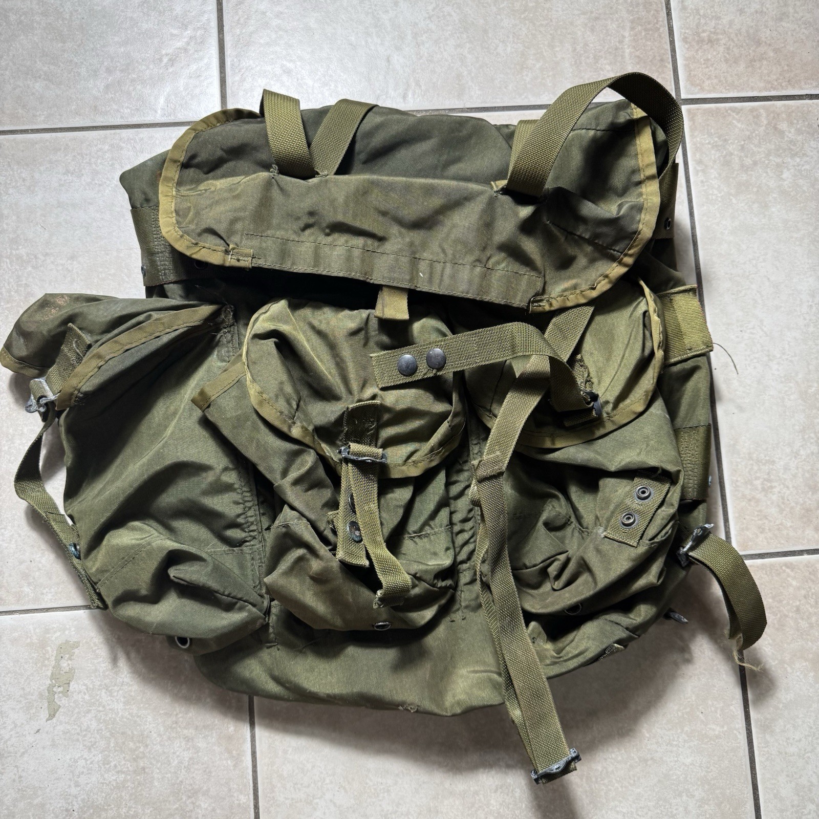 USGI Medium Field Pack Combat Drab Genuine Green Military Rucksack Alice Pack