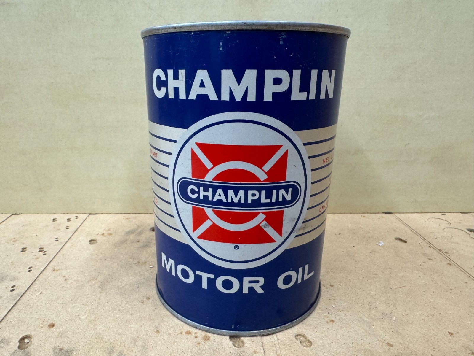 VINTAGE FULL NOS~ CHAMPLIN 1-QUART MOTOR OIL CAN~ OUSTANDING CONDITION NICE
