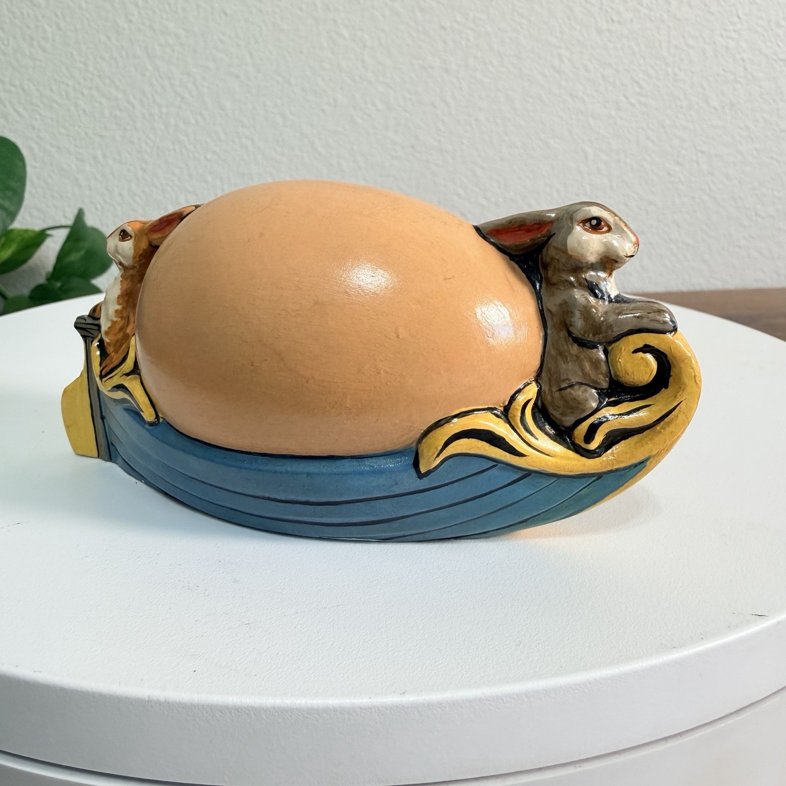 Vintage Chalkware Vaillancourt Folk Art 2 Rabbits Carrying An Egg Collectable