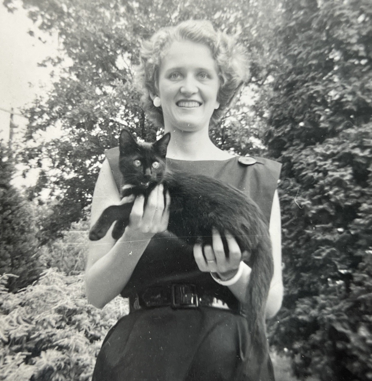Vtg 1961 Funny Black Cat Wide Eyed Startled Comical Expression Woman Pet Photo