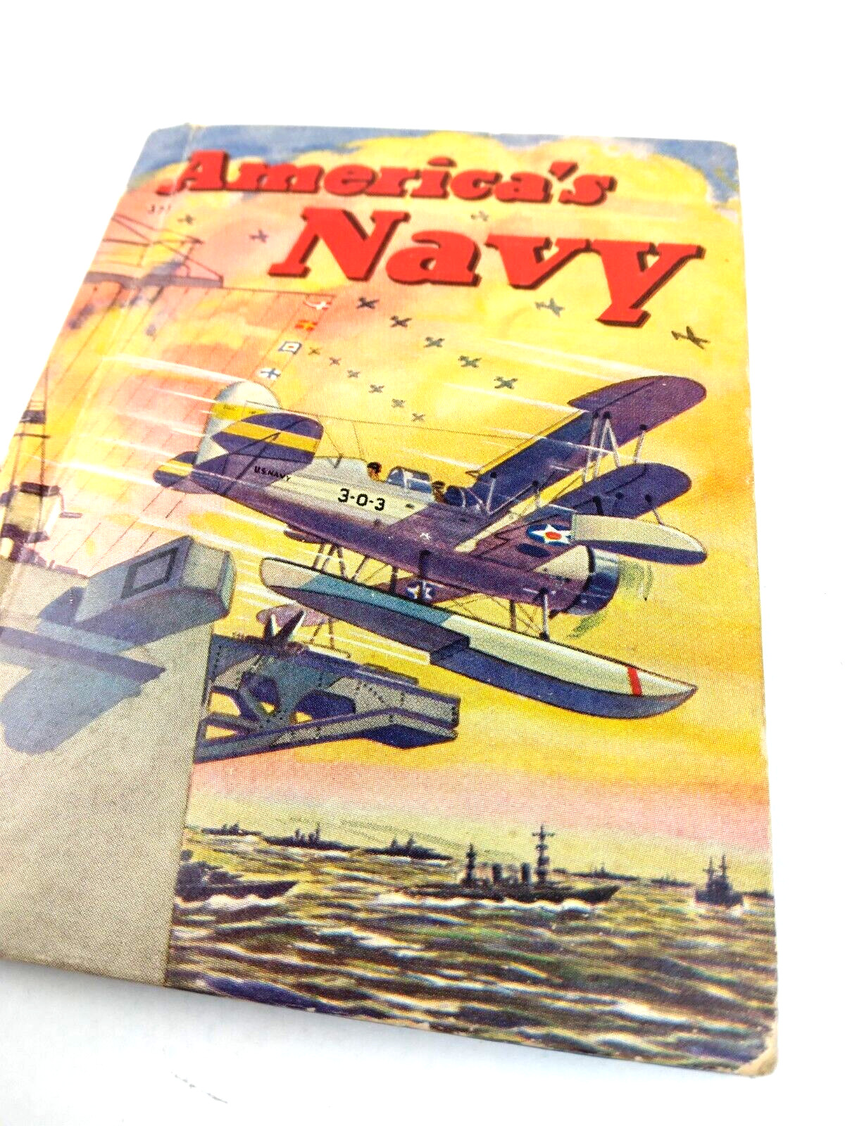 1942 America\'s Navy Small Hardback Book NICE
