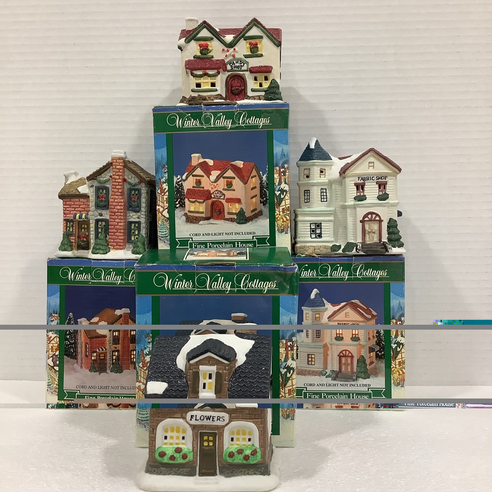 Winter Valley Cottages Fine Porcelain Houses Set Of 4 With Lights