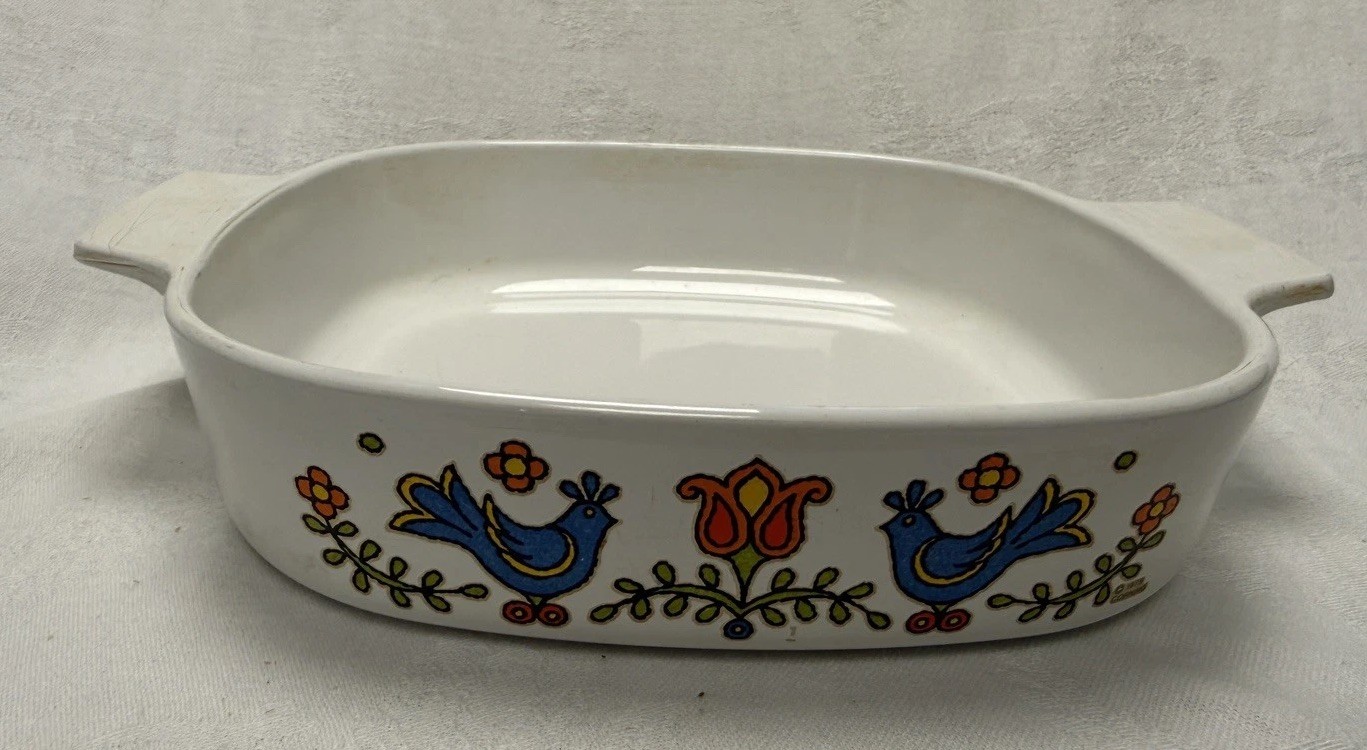 Vintage Corning Ware 8 x 8 x 1 3/4 Country Festival Casserole Dish