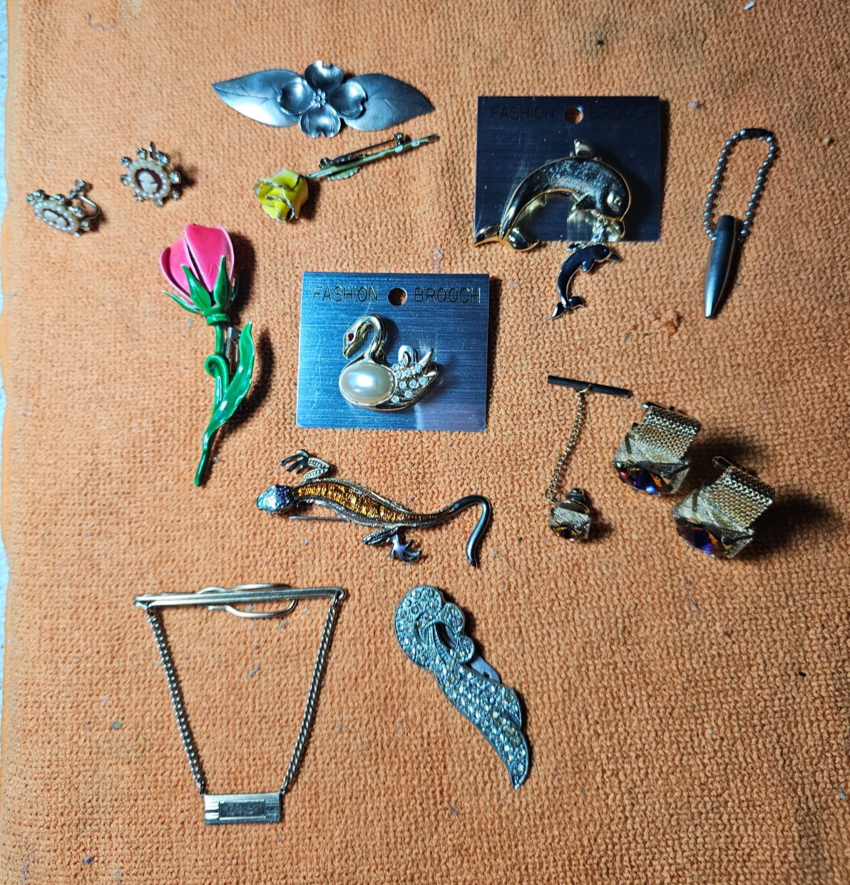 Lot of Miscellaneous Pins Preowned