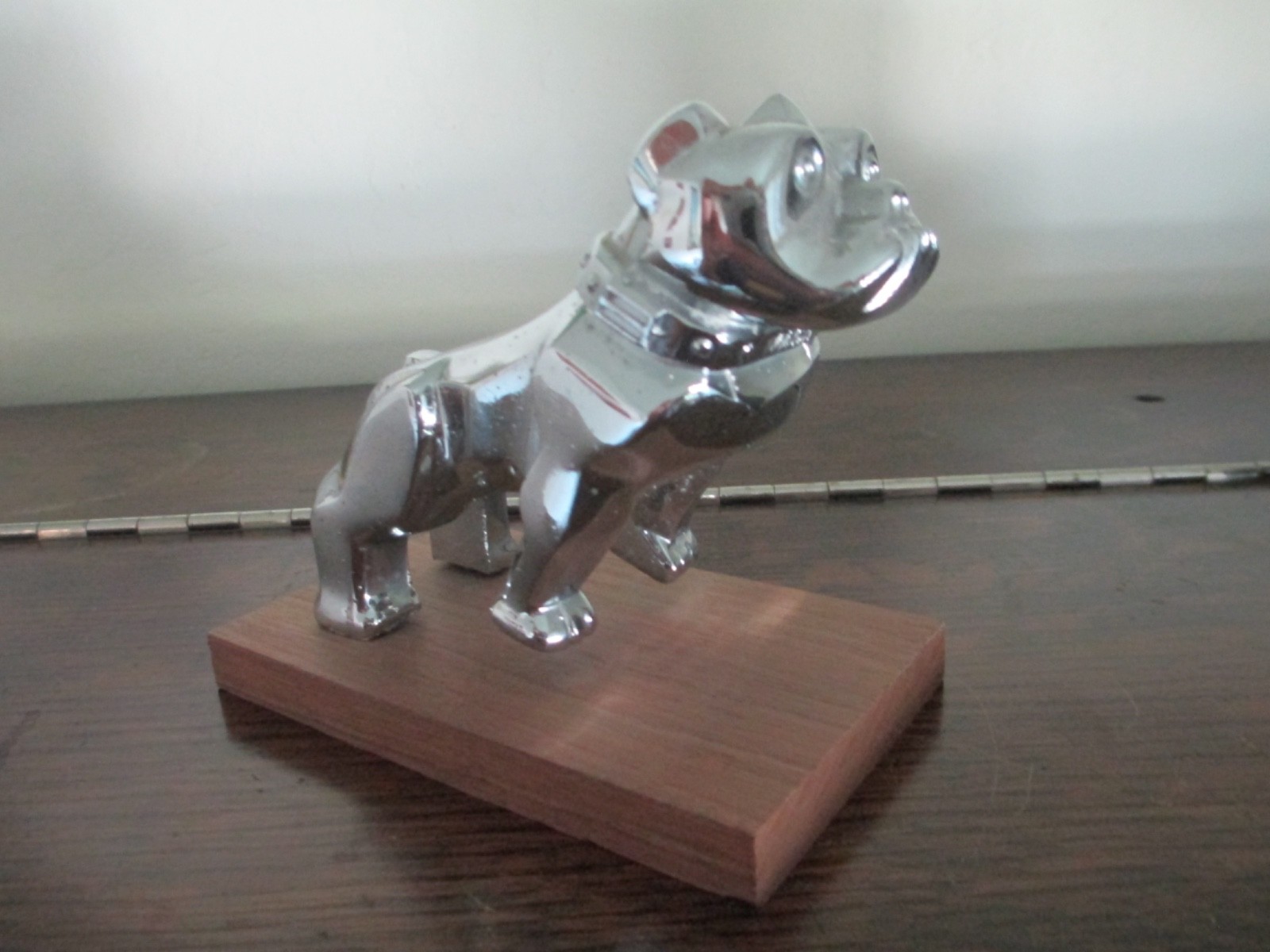 MACK TRUCK BULLDOG EMBLEM ORNAMENT RADIATOR CAP HOOD 1970s 1960s LARGE wood base