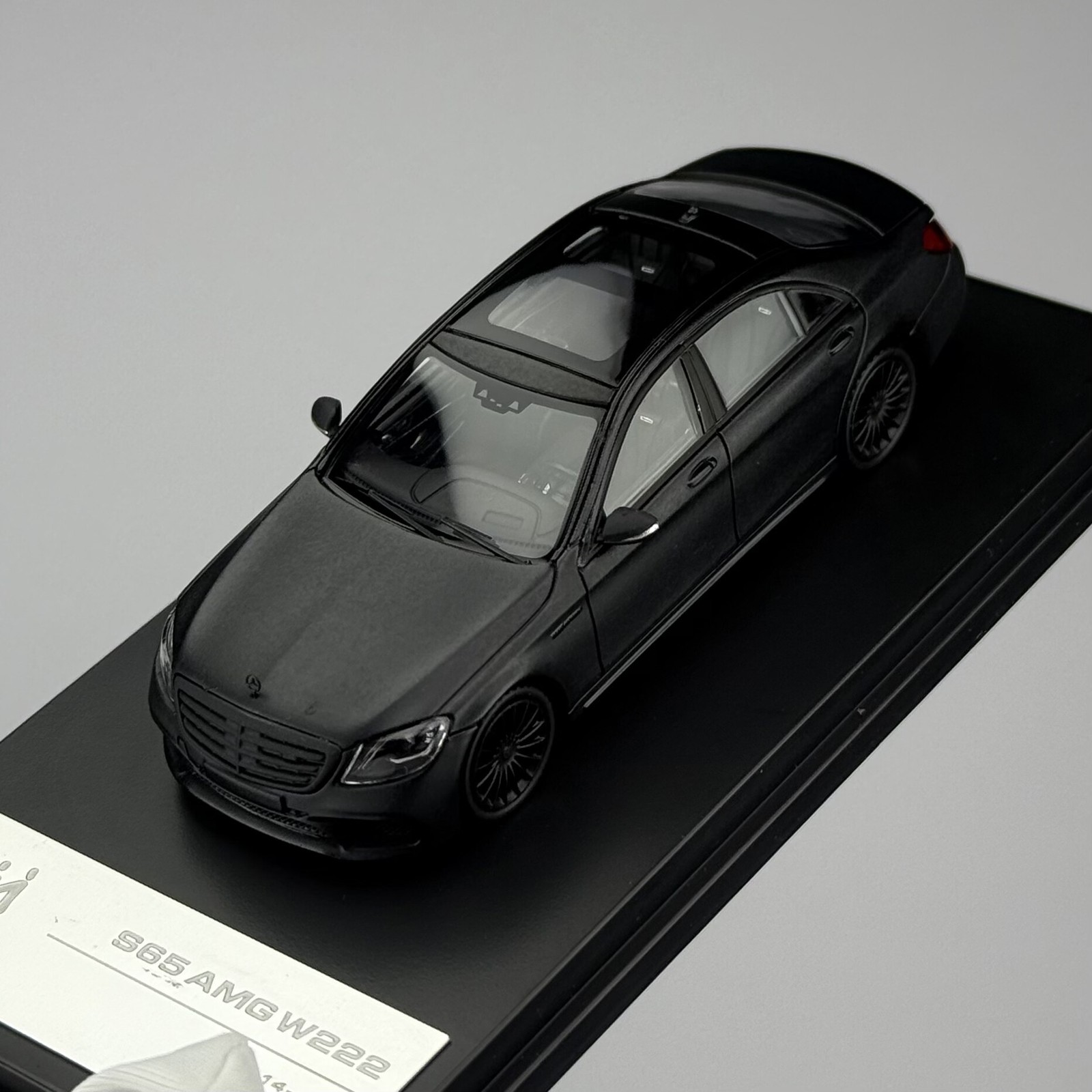 1/64 S65 AMG W222 Matte Black – Diecast Collectible Miniature Model