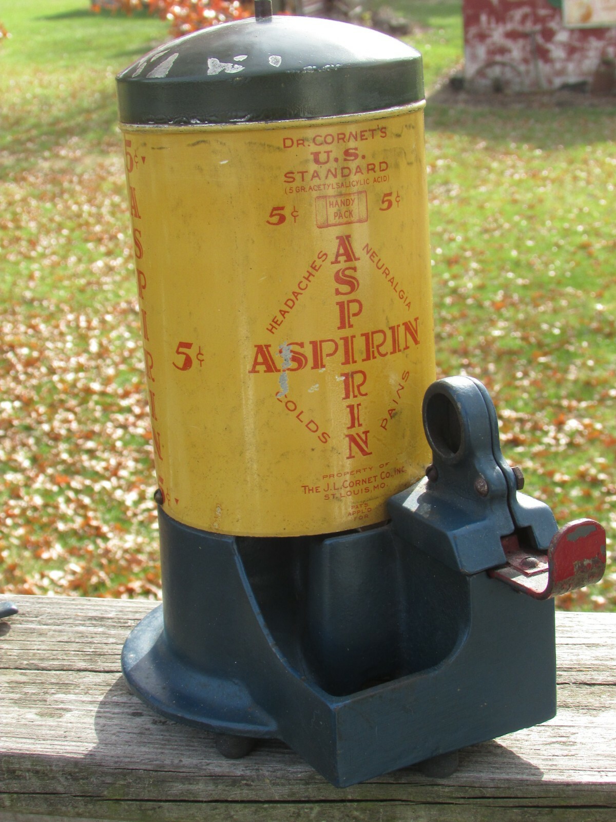 Rare DR. CORNET\'S ASPIRIN DISPENSER Cast IRON & Tin VENDING MACHINE 1932 Coin-OP