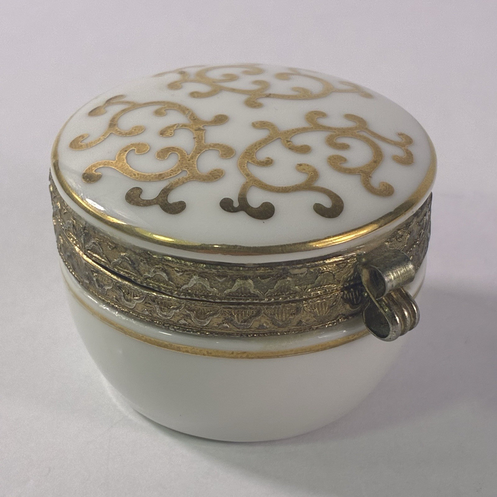 Vtg 50-60s Norcrest B248 White Porcelain & Gold Ring Trinket Box w/Hinge Lid