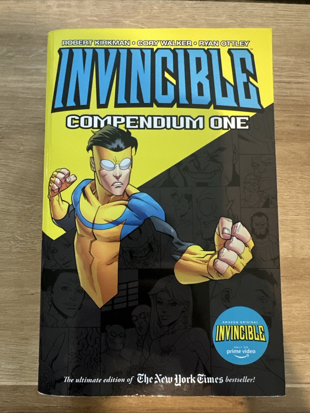 Invincible Compendium Volume 1 by Robert Kirkman Excellent Condition