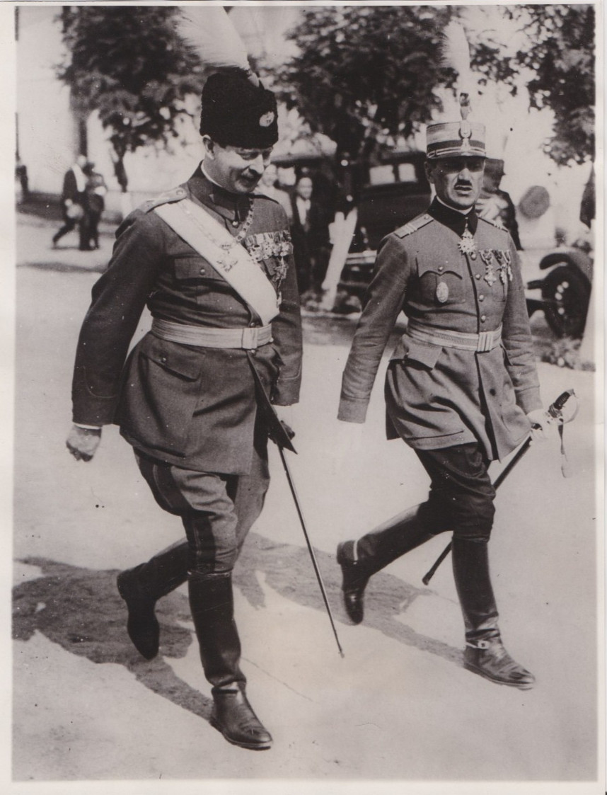 1930 Press Photo Romanian King Carol visits his Former Comrades of 6th Infantry