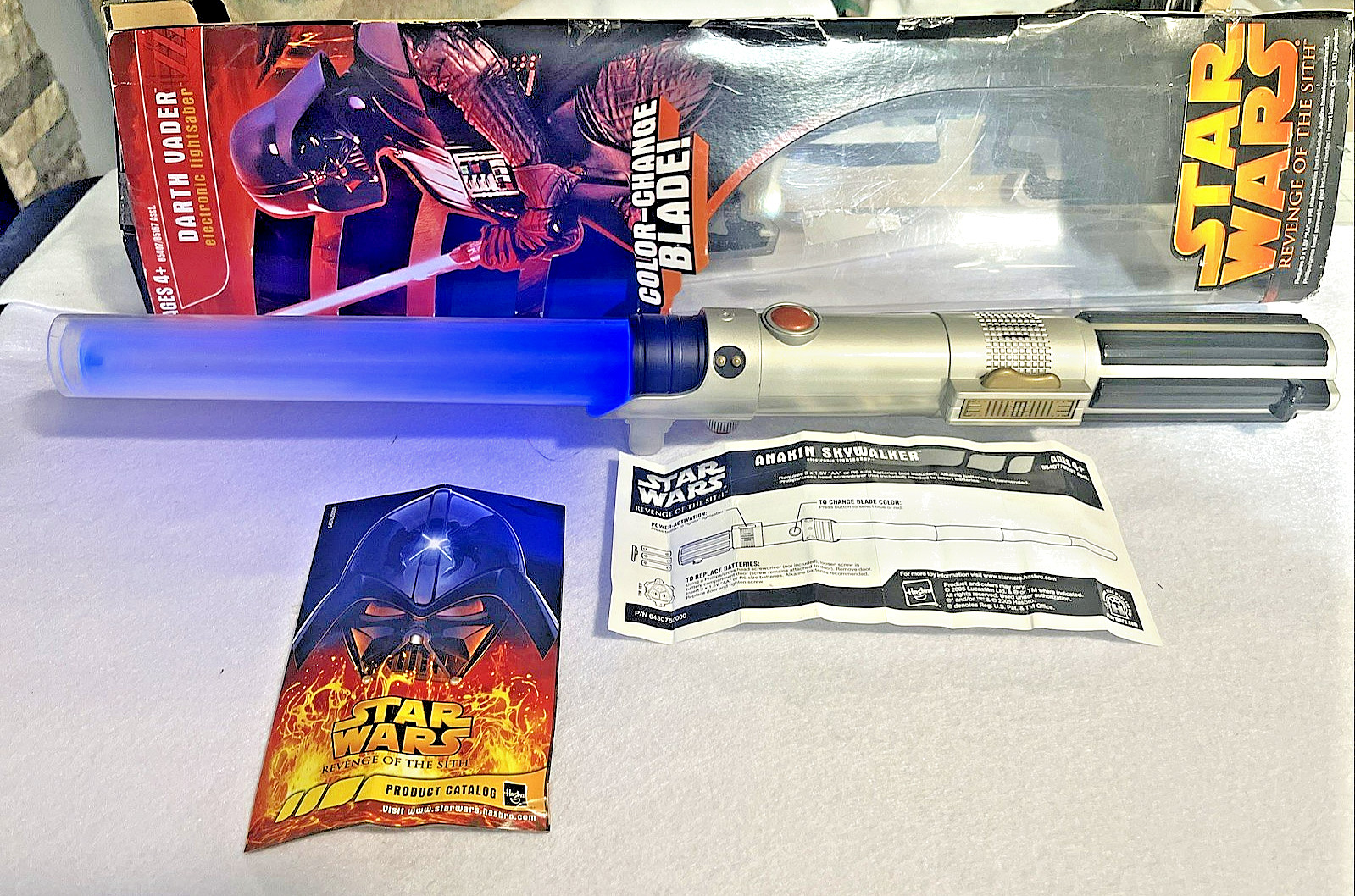 Vintage HASBRO Star Wars ANAKIN SKYWALKER / DARTH VADER  Electronic Lightsaber