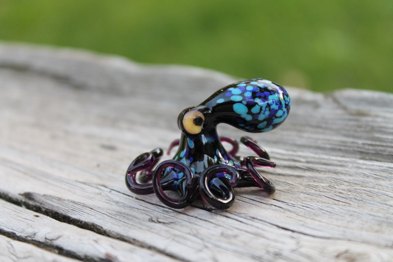Purple Blue Handmade Glass Octopus Figurine – Blue & Pink Lampwork Animal – Mini