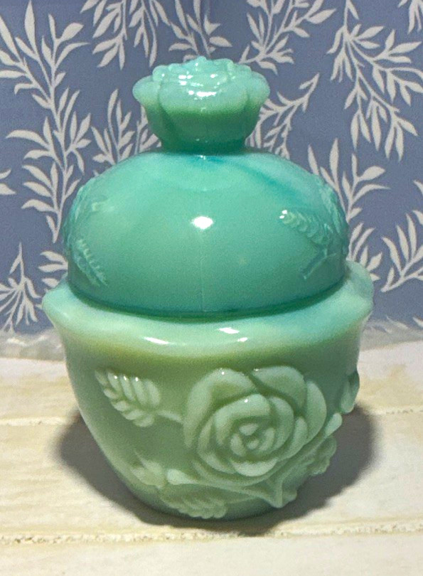 Vintage Avon Victoriana Moonwind Powder Sachet 1.5 oz Decorative Jar w/ Box NOS